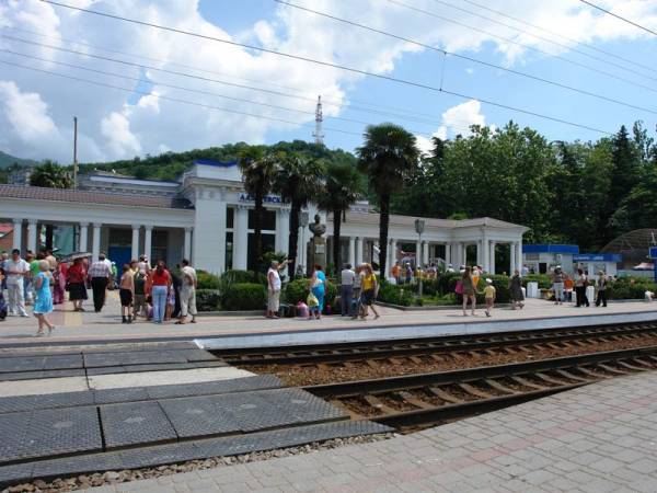 ЖД вокзал Лазаревское – Сочи, железнодорожный вокзал