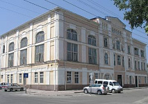 Входная группа Кубанский государственный университет, филиал в Армавире.  Комсомольская,  126